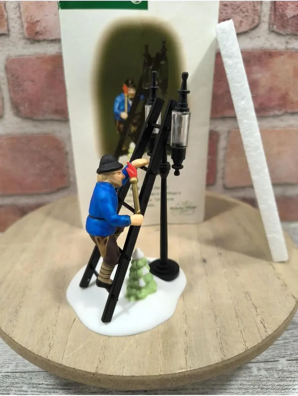 Dept 56 Heritage Village Collection Lamplighter With Lamp Accessory Set #55778